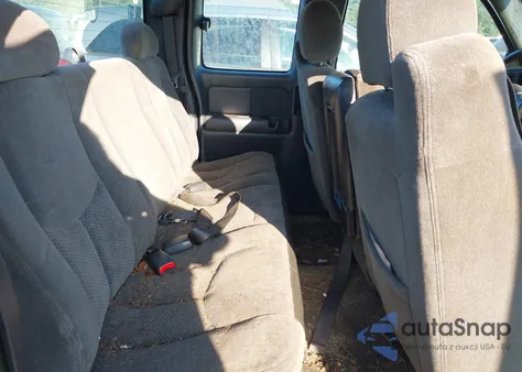 2004 Chevrolet Silverado 1500 Ls z USA, uszkodzony, nr VIN 2GCEC19V941416818